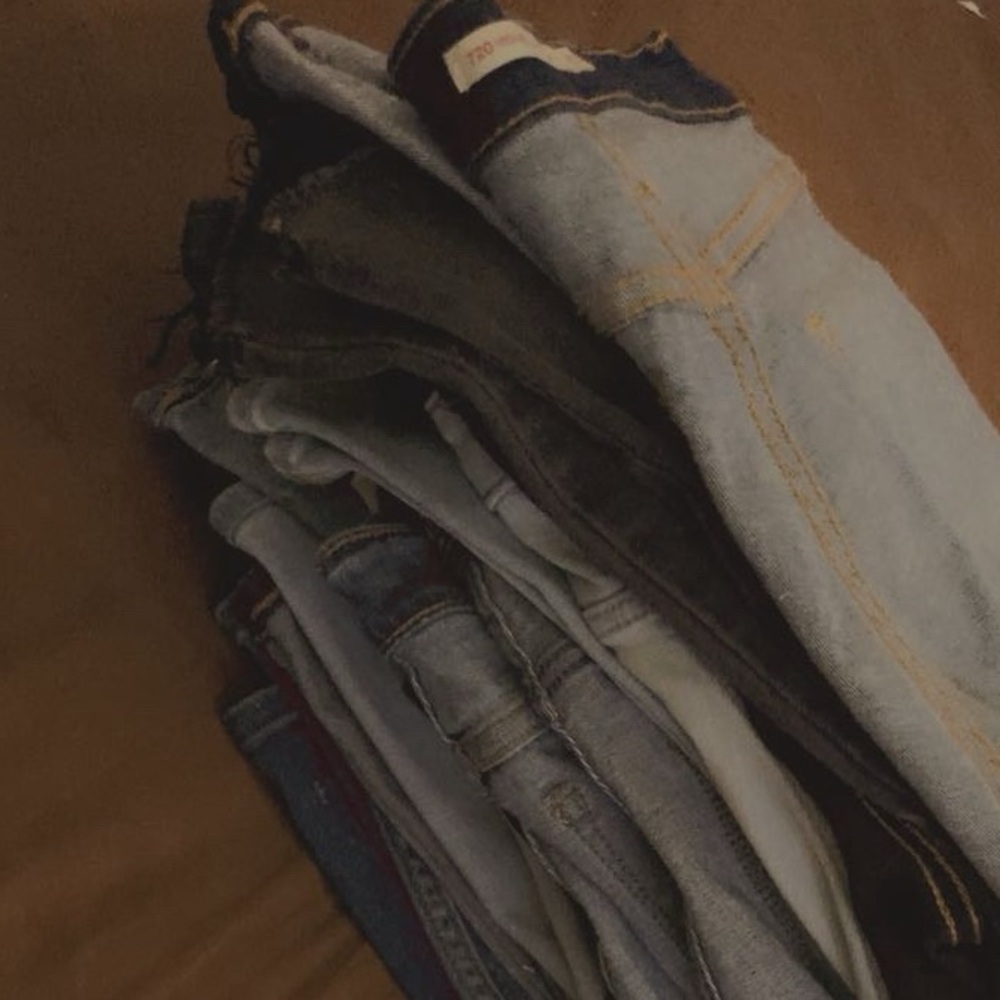 Skinny Jean bundle size 00 , 0 ,1S, 25,24 ,3